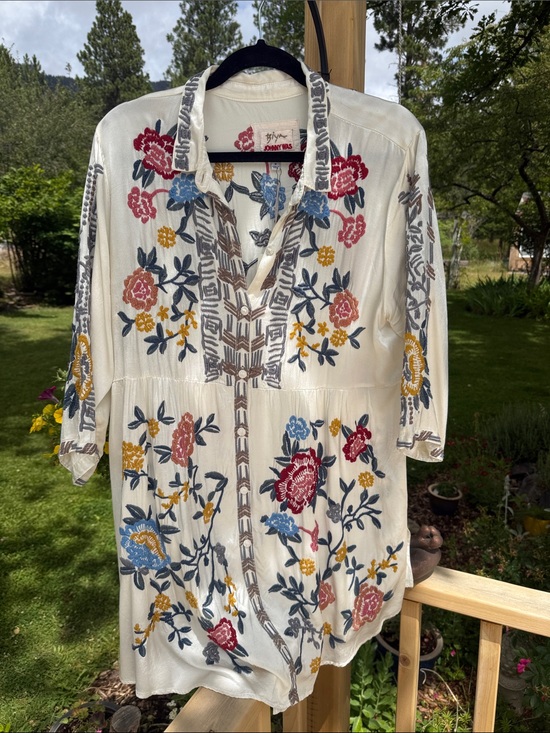 Johnny Was Tops - RARE. Johnny Was Sani Satin Blouse/Tunic/Dress size Medium